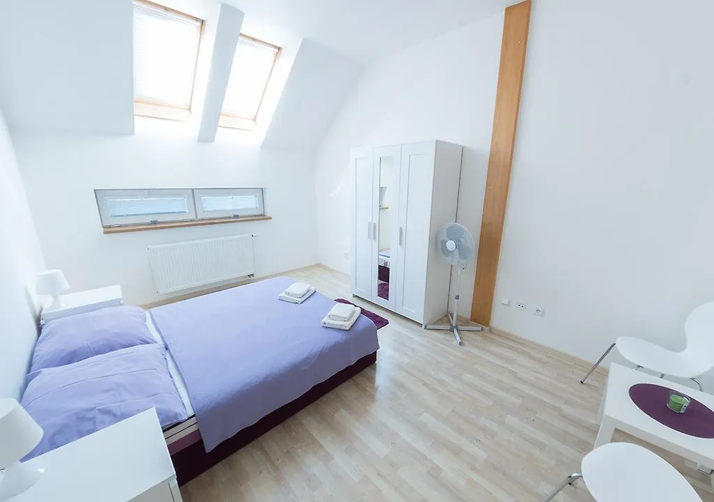 Apartment Lahovice, Praha Prague
