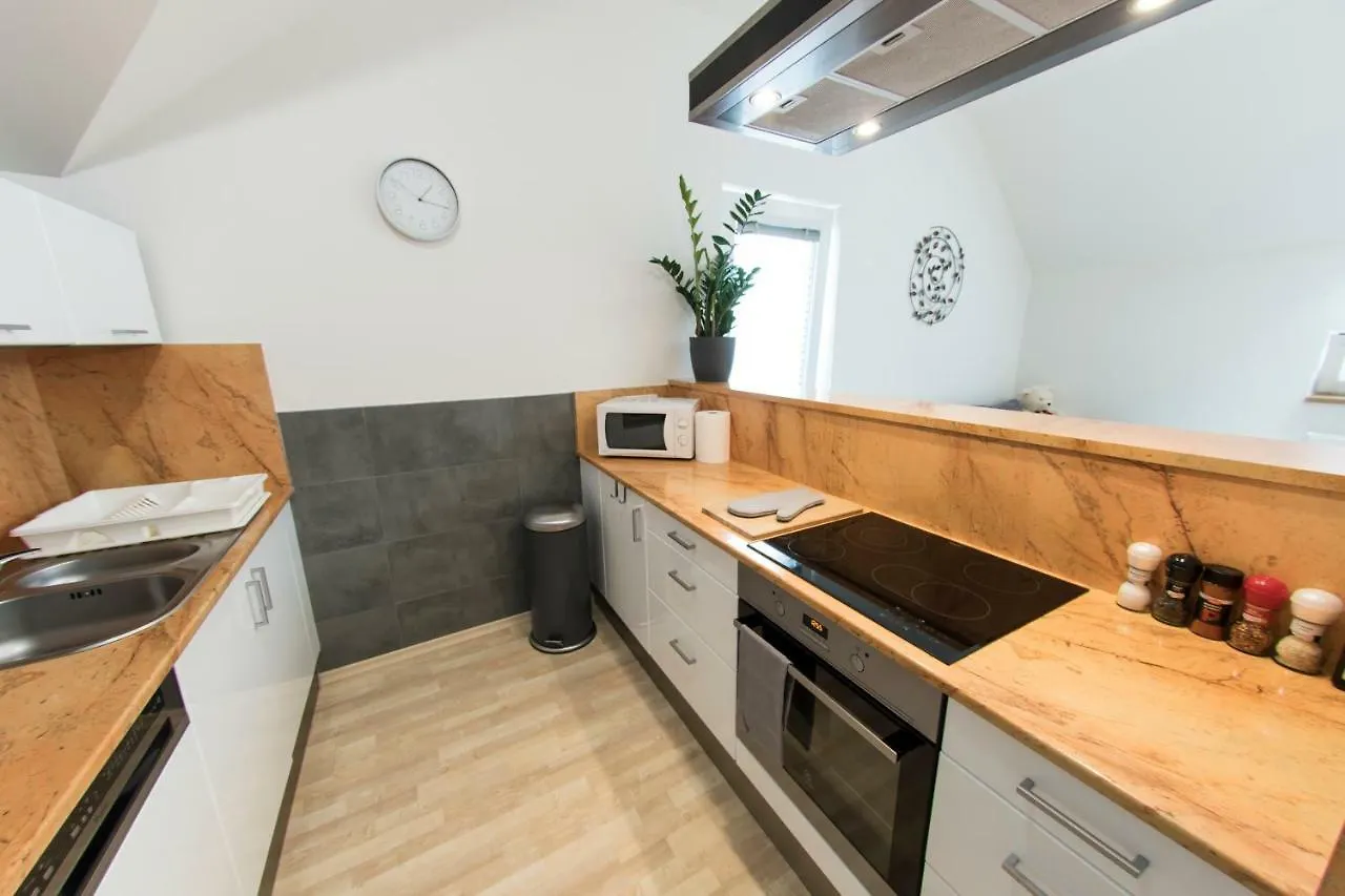 Apartment Lahovice, Praha 0*, Prague