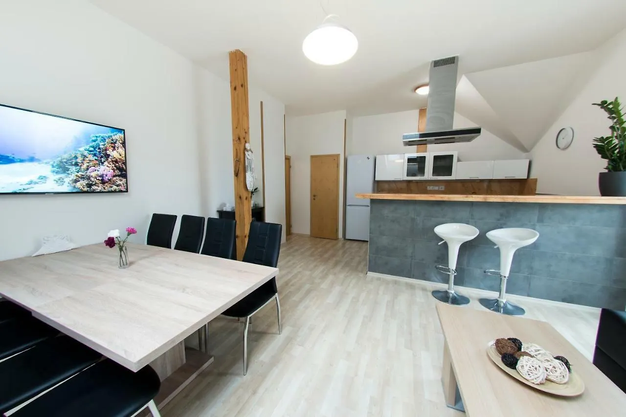 Apartment Lahovice, Praha 捷克